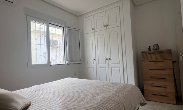 Odsprzedaż - Villa - Ciudad Quesada