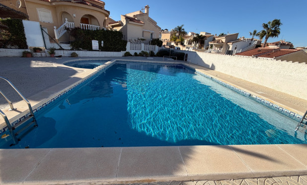 Odsprzedaż - Villa - Ciudad Quesada