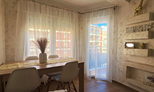 Odsprzedaż - Mieszkanie w bloku - Denia - Dénia