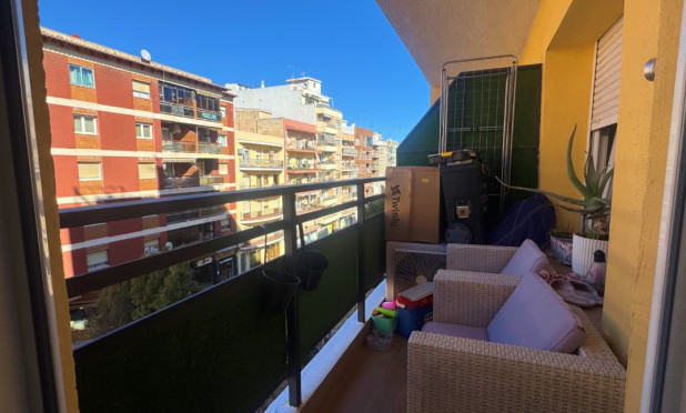 Odsprzedaż - Mieszkanie w bloku - Denia - Dénia