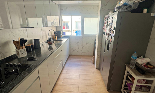 Odsprzedaż - Mieszkanie w bloku - Denia - Dénia