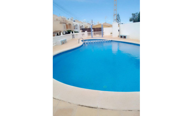 Resale - Villa - Torrevieja - Los altos