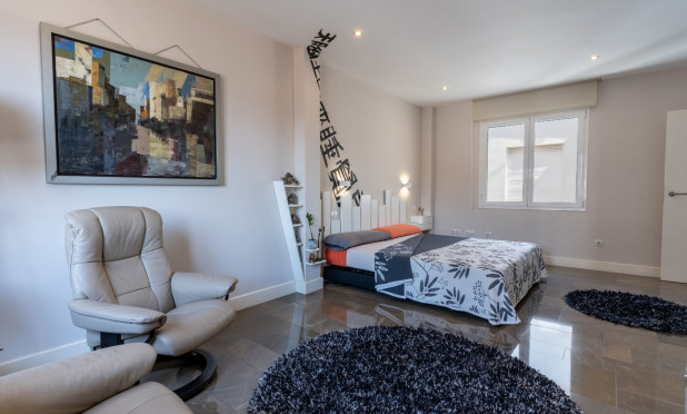 Resale - Apartment / flat - Alicante - Center