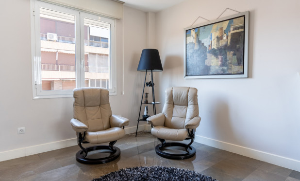 Resale - Apartment / flat - Alicante - Center