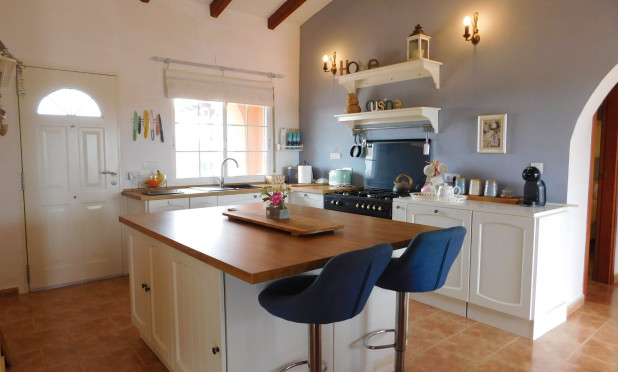 Odsprzedaż - Villa - Dolores