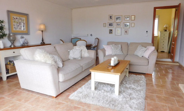 Odsprzedaż - Villa - Dolores