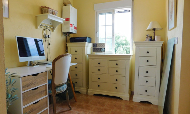 Odsprzedaż - Villa - Dolores