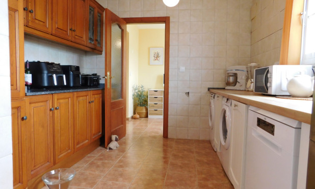 Odsprzedaż - Villa - Dolores