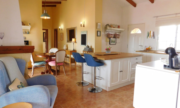 Odsprzedaż - Villa - Dolores