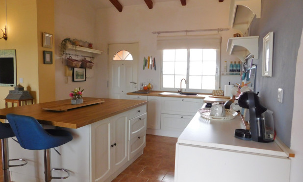 Odsprzedaż - Villa - Dolores