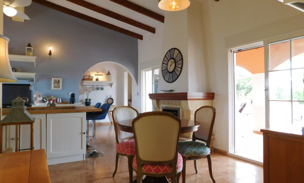 Odsprzedaż - Villa - Dolores