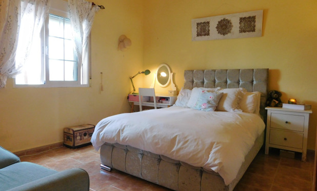 Odsprzedaż - Villa - Dolores