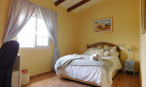 Odsprzedaż - Villa - Dolores