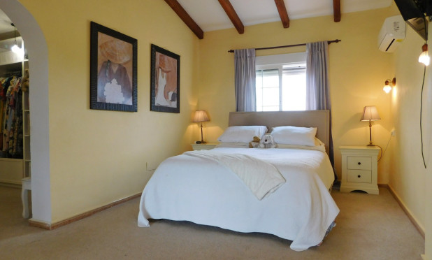 Odsprzedaż - Villa - Dolores