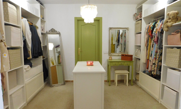 Odsprzedaż - Villa - Dolores