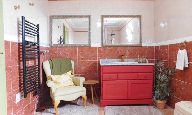 Odsprzedaż - Villa - Dolores