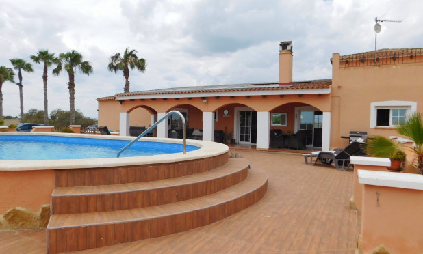 Odsprzedaż - Villa - Dolores