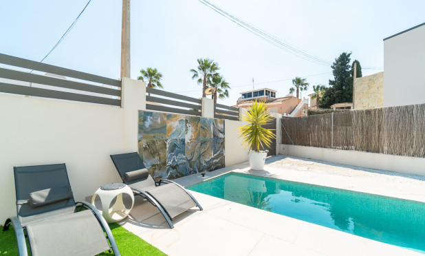 Revente - Villa - Orihuela Costa - Villamartin Golf