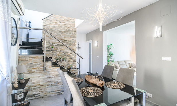 Odsprzedaż - Finca / Nieruchomość wiejska - Algorfa - ALGORFA