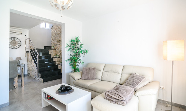 Odsprzedaż - Finca / Nieruchomość wiejska - Algorfa - ALGORFA