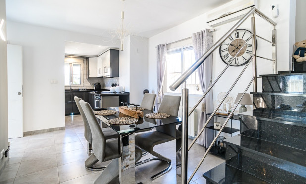 Odsprzedaż - Finca / Nieruchomość wiejska - Algorfa - ALGORFA