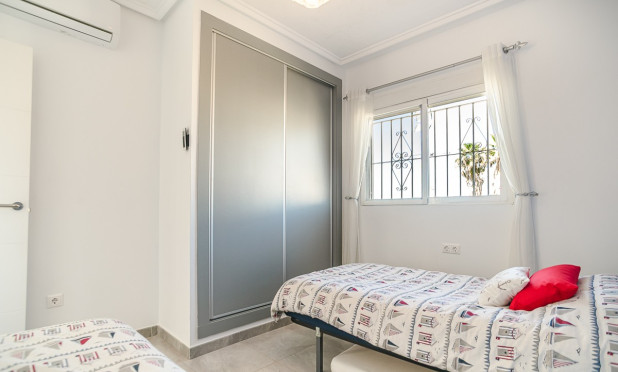 Odsprzedaż - Finca / Nieruchomość wiejska - Algorfa - ALGORFA