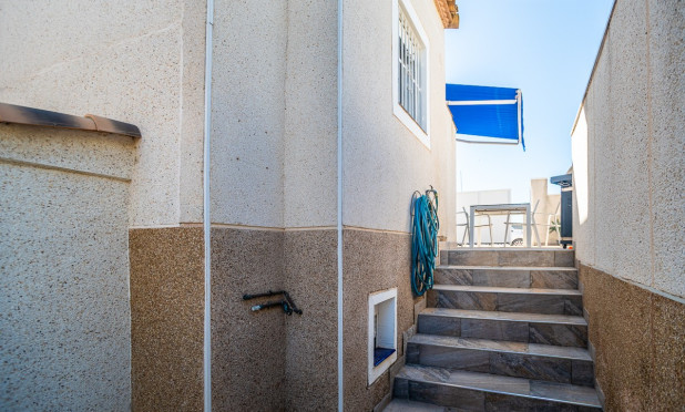 Odsprzedaż - Finca / Nieruchomość wiejska - Algorfa - ALGORFA