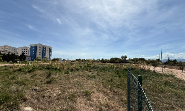 Resale - Plot / Land - Piles - Playa