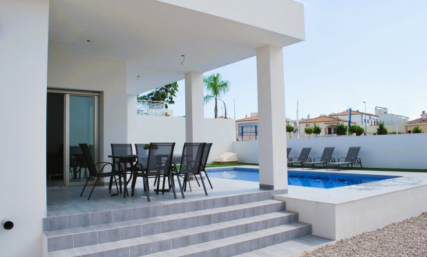 Odsprzedaż - Villa - La Marina