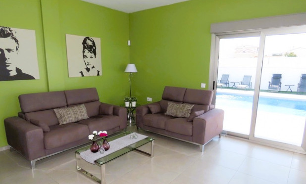 Odsprzedaż - Villa - La Marina