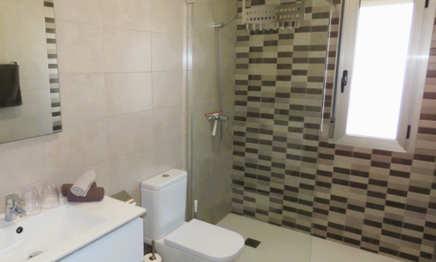 Odsprzedaż - Villa - La Marina