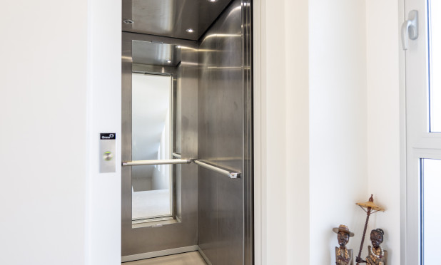 Odsprzedaż - Villa - Orihuela Costa - Cabo Roig