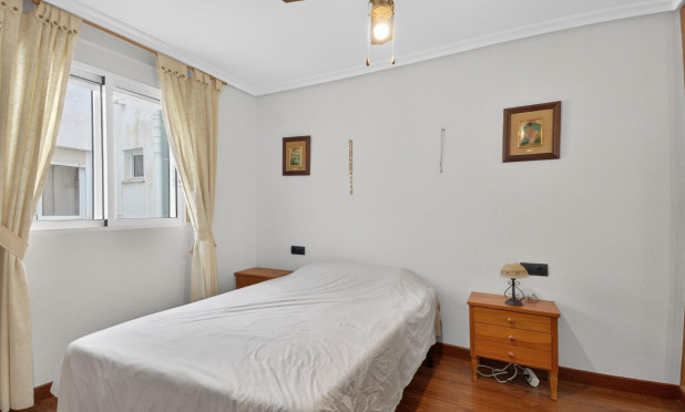 Resale - Apartment / flat - Torrevieja - Parque de las Naciones