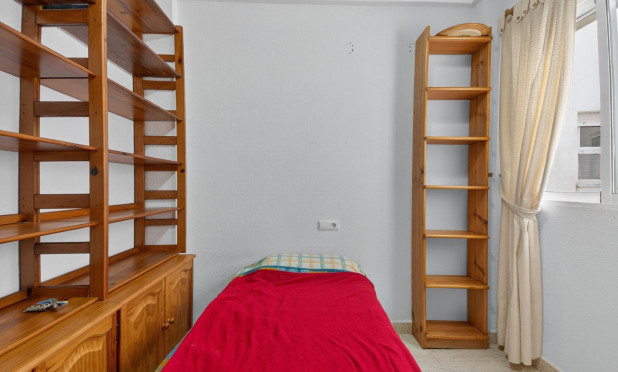 Resale - Apartment / flat - Torrevieja - Parque de las Naciones