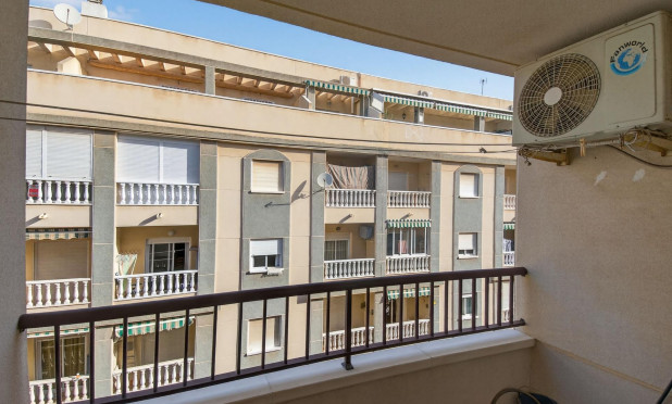 Resale - Apartment / flat - Torrevieja - Parque de las Naciones