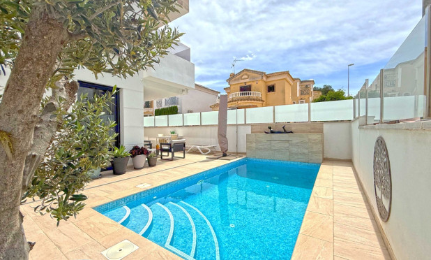 Revente - Villa - Orihuela Costa - Villamartín