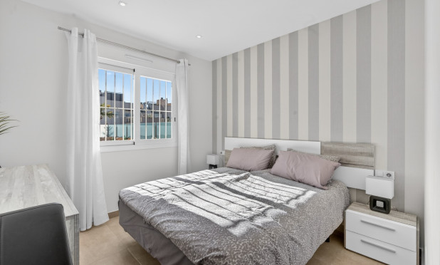 Revente - Appartement - Torrevieja - Aguas Nuevas