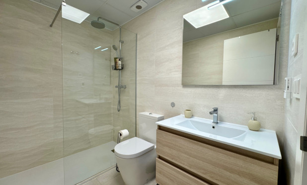 Odsprzedaż - Mieszkanie w bloku - Pilar de la Horadada