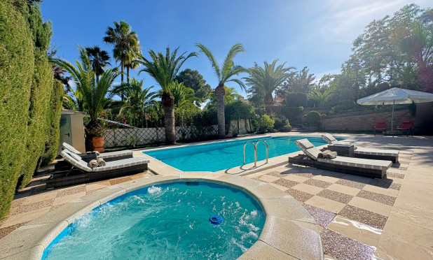 Odsprzedaż - Villa - Murcia