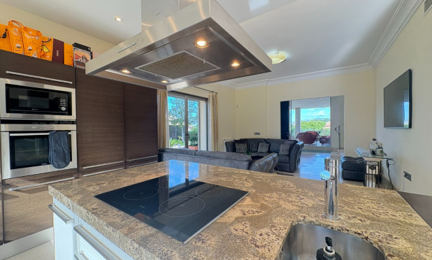 Odsprzedaż - Villa - Murcia