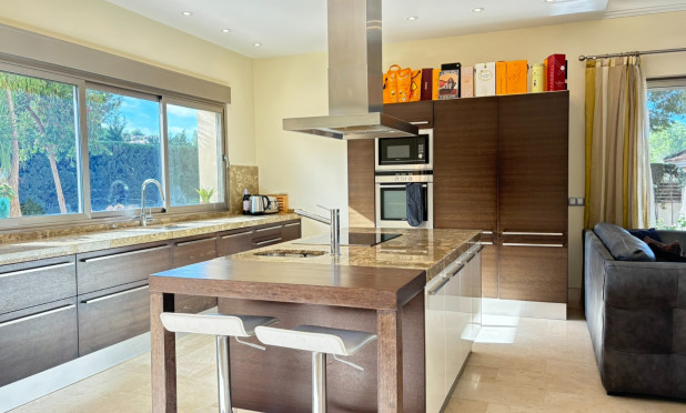 Odsprzedaż - Villa - Murcia