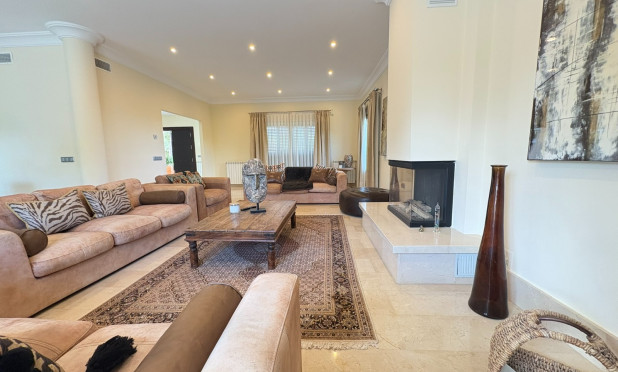 Odsprzedaż - Villa - Murcia