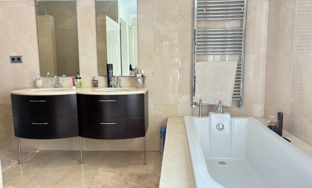 Odsprzedaż - Villa - Murcia