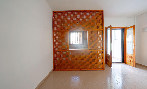 Resale - Apartment / flat - Torrevieja - El chaparral