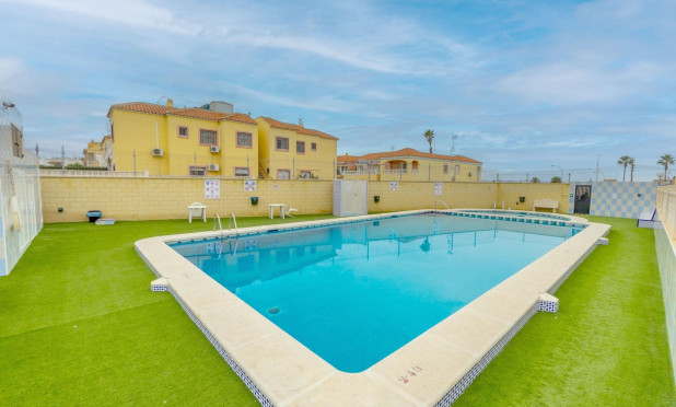 Resale - Apartment / flat - Torrevieja - El chaparral