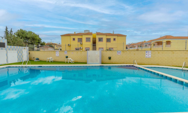 Resale - Apartment / flat - Torrevieja - El chaparral