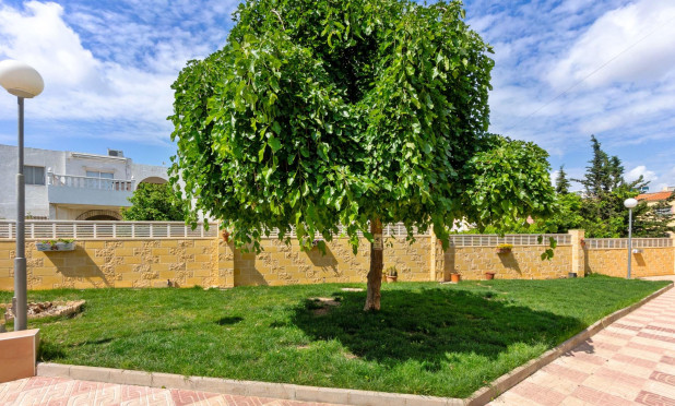 Resale - Apartment / flat - Torrevieja - El chaparral