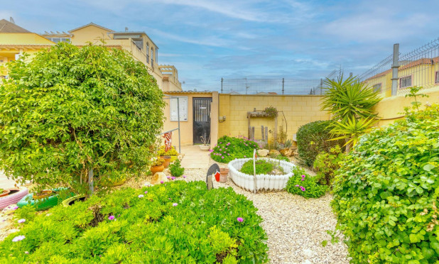 Resale - Apartment / flat - Torrevieja - El chaparral