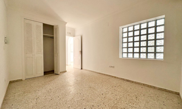 Herverkoop - Herenhuis - Denia - Les Marines - Las Marinas