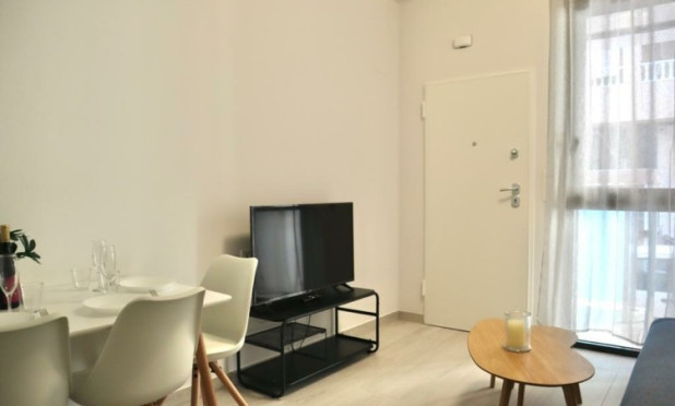 Lange Termijn Verhuur - Appartement / flat - Torrevieja - Centro